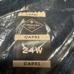 St. John’s Bay 24W Capris (jeans)